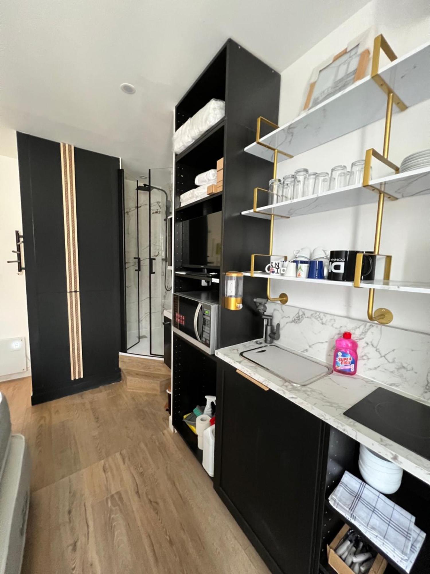 Batignolles, Montmartre Chambre 12M2 , Metro 13 Et 14 Paris Eksteriør billede