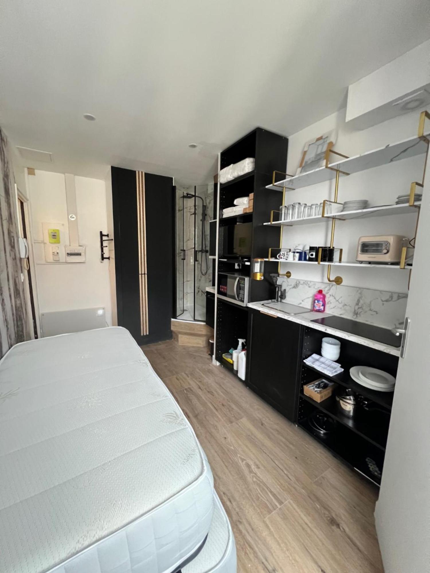 Batignolles, Montmartre Chambre 12M2 , Metro 13 Et 14 Paris Eksteriør billede