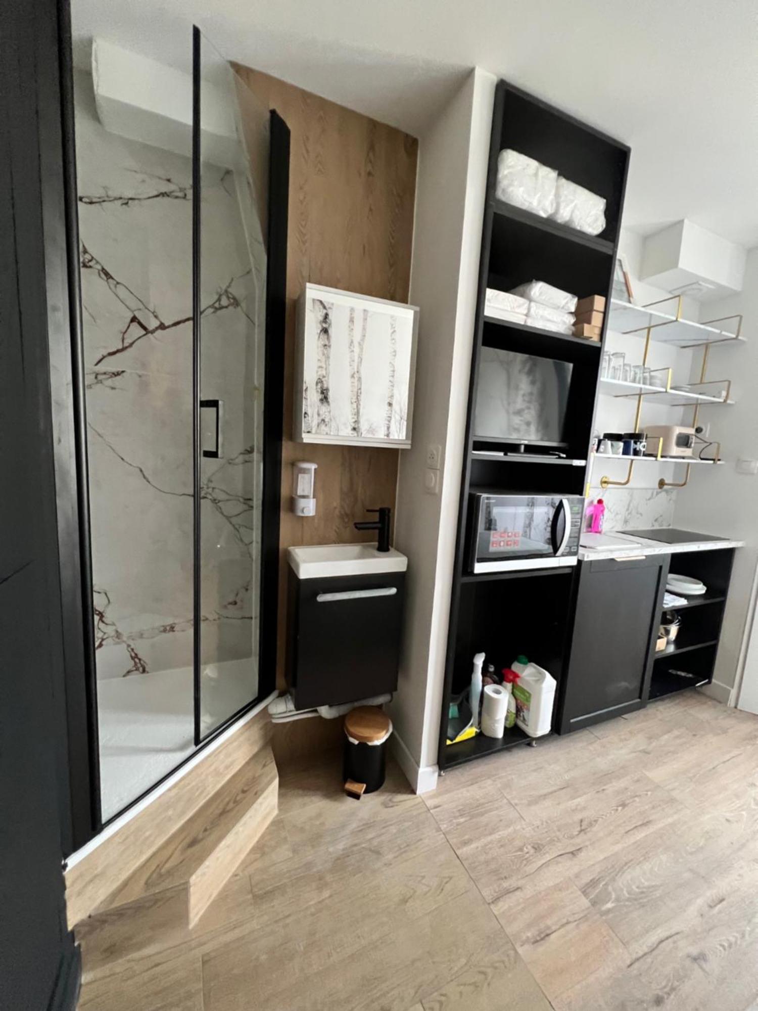 Batignolles, Montmartre Chambre 12M2 , Metro 13 Et 14 Paris Eksteriør billede
